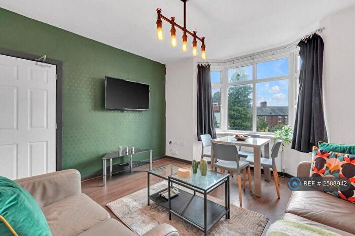 5 Bedroom Detached House To Rent In Ash Road, Leeds, LS6