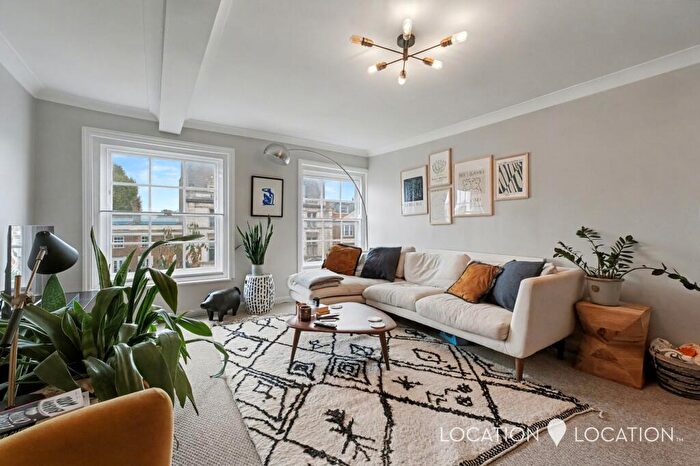 2 Bedroom Flat For Sale In Lower Clapton Road, London, E5