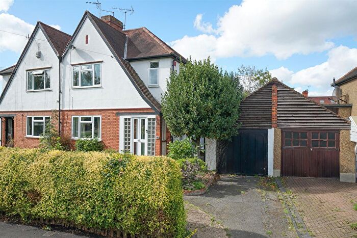 3 Bedroom Semi-detached House For Sale In Tavistock Avenue, St. Albans, AL1