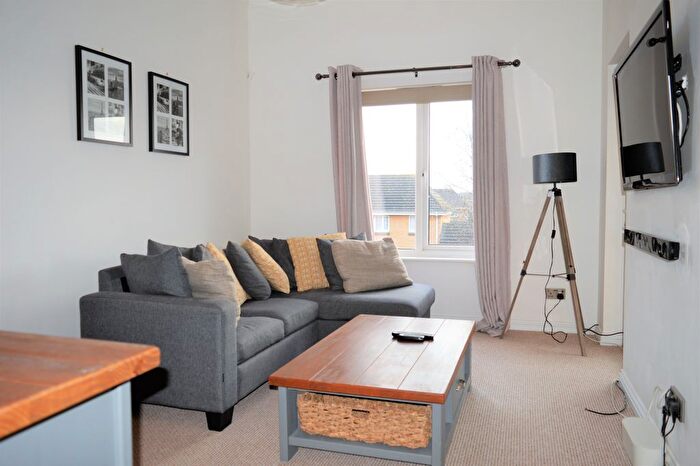 2 Bedroom Flat To Rent In Spinnaker Close, Barking, IG11