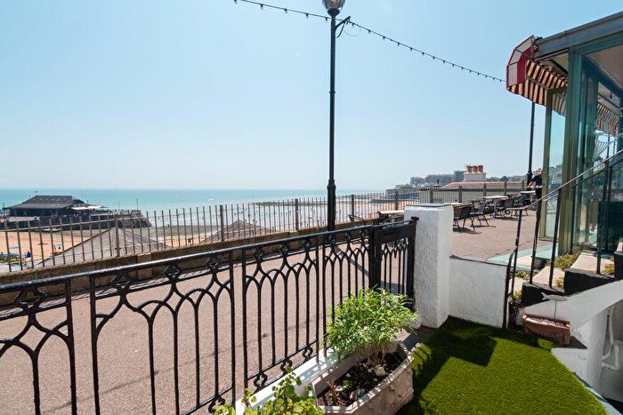 2 Bedroom Flat For Sale In Eldon Place, Broadstairs, CT10