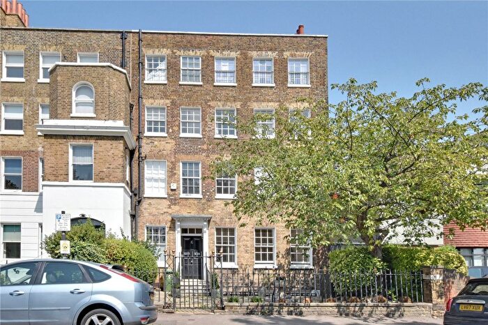 2 Bedroom Flat For Sale In West Grove, Greenwich, London, SE10