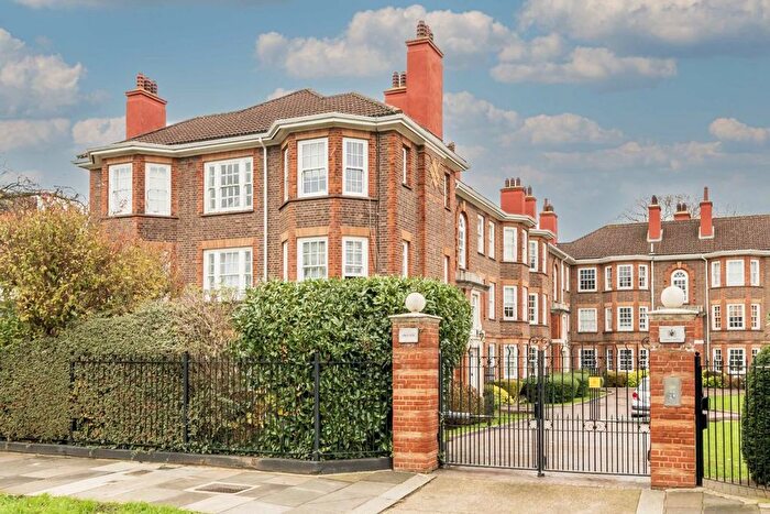 2 Bedroom Flat To Rent In Bromyard Avenue, London, W3