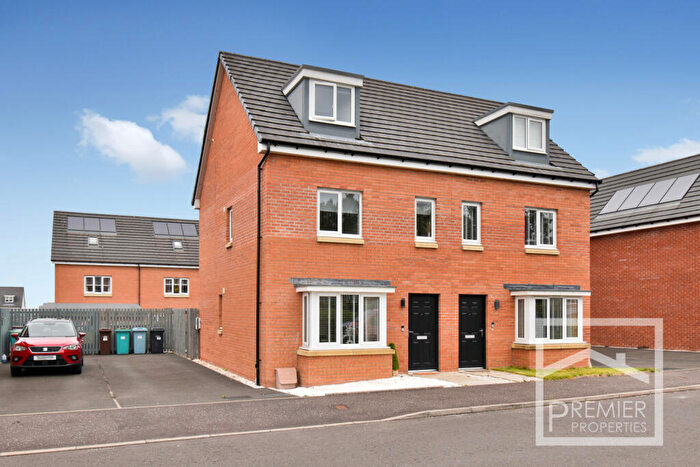 3 Bedroom Semi-Detached House For Sale In Rosebay Drive, Wishaw, ML2