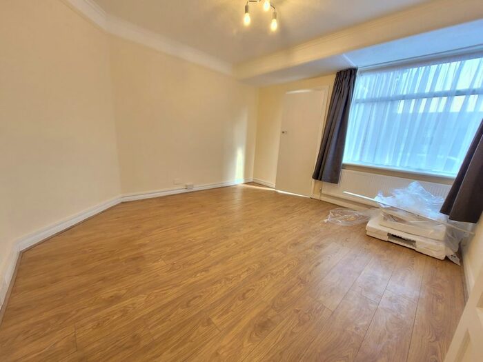 2 Bedroom Flat To Rent In Alexandra Road, London, N10