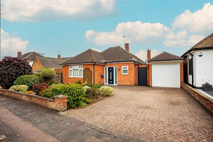 3 Bedroom Detached Bungalow For Sale In Templar Way, Rothley, LE7