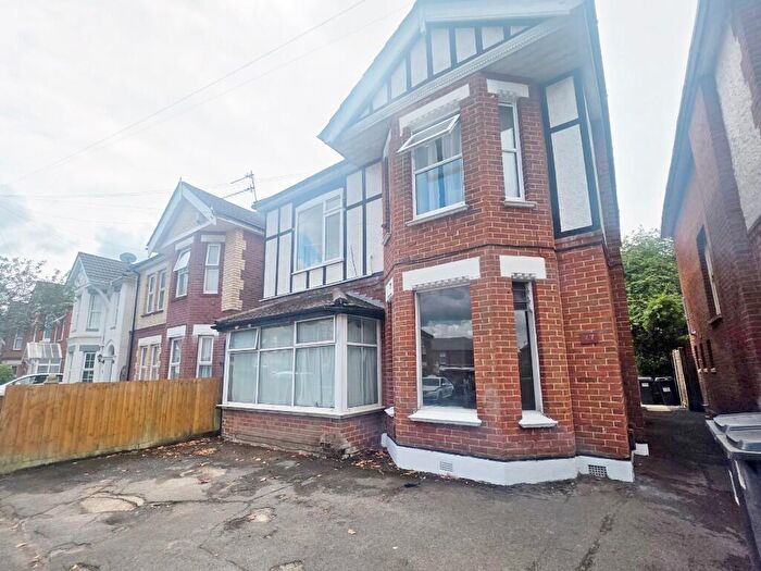5 Bedroom Ground Maisonette For Sale In Shaftesbury Road, Bournemouth, Dorset, BH8