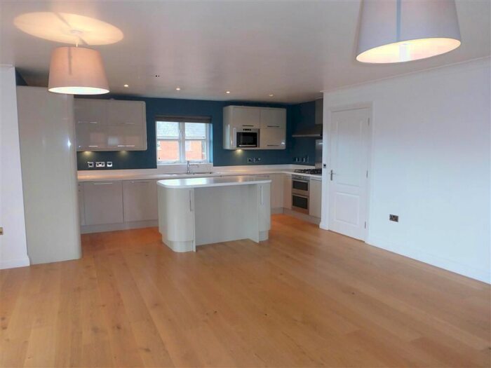 3 Bedroom Flat To Rent In Vernier Crescent, Medbourne, Milton Keynes, MK5