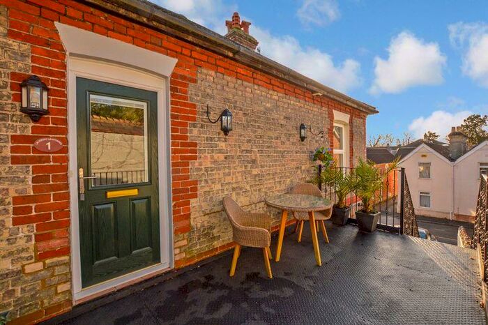 1 Bedroom Apartment To Rent In Hartington Road, Salisbury, SP2