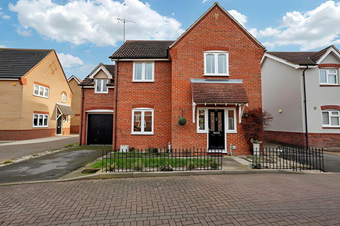 3 Bedroom Detached House For Sale In Birch Crescent, Brandon Groves, South Ockendon, RM15