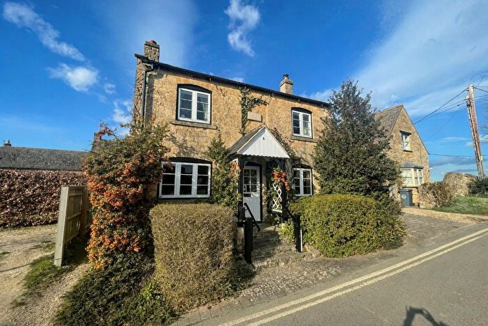 3 Bedroom Detached House For Sale In Chapel Lane, Enstone, OX7