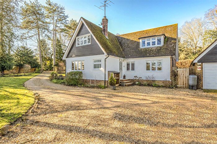 4 Bedroom Detached House For Sale In Cramond, Streatley On Thames, RG8