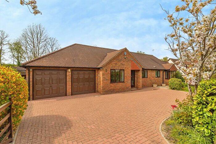 4 Bedroom Detached Bungalow For Sale In Verley Close, Woughton On The Green, Milton Keynes, MK6