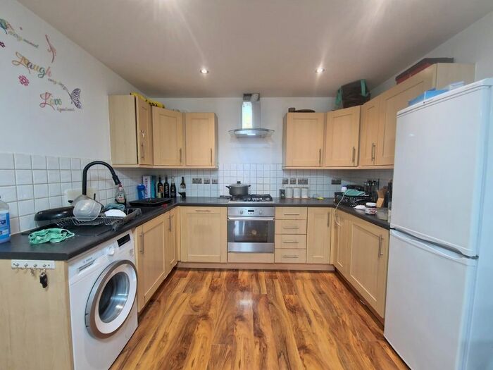 2 Bedroom Flat To Rent In Elmwood Avenue, Feltham, TW13