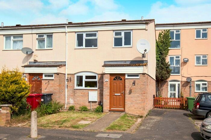 3 Bedroom End Of Terrace House To Rent In Newchurch Road, Slough, SL2