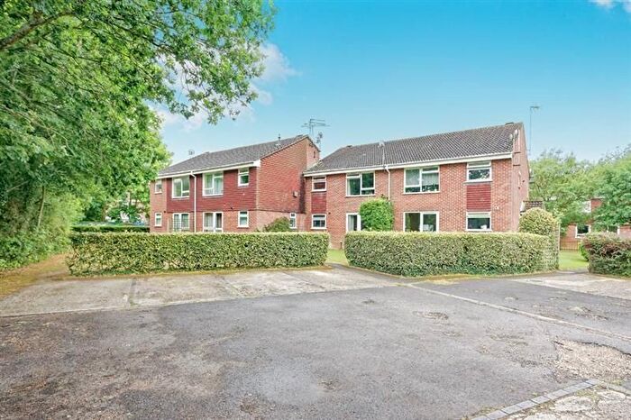 1 Bedroom Maisonette To Rent In Cibbons Road, Chineham, Basingstoke, RG24