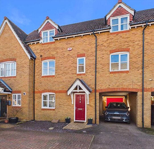 3 Bedroom Town House For Sale In Emperor Circle, Ravenswood, IP3