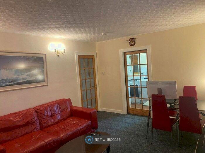 2 Bedroom Flat To Rent In Tullos Place, Aberdeen, AB11