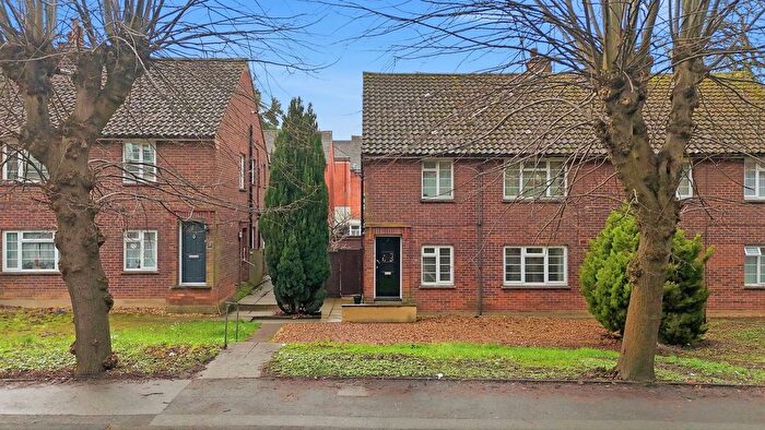 2 Bedroom Flat For Sale In Croham Road, South Croydon, CR2