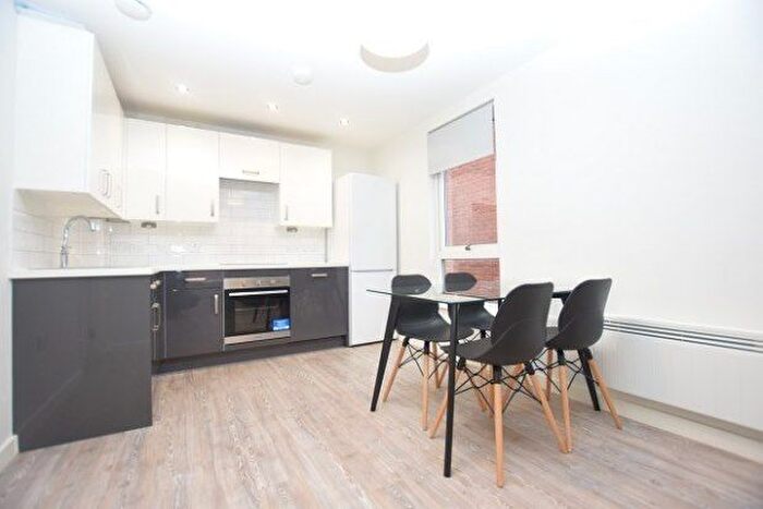 2 Bedroom Flat To Rent In Dun Fields, Sheffield, S3