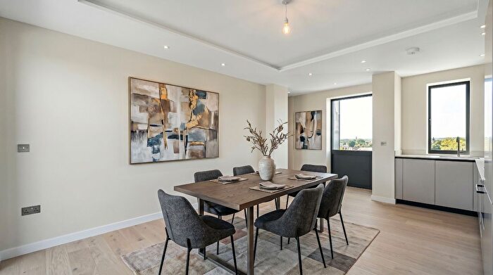 1 Bedroom Flat For Sale In The Warwick, Warwick Road, W5