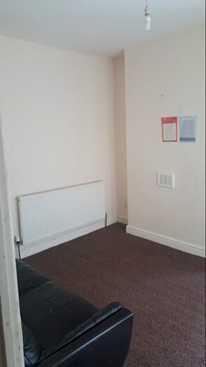 2 Bedroom Flat To Rent In Foxglove Road, Sheffield, S5