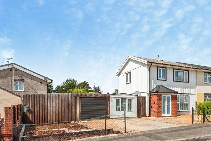 3 Bedroom Semi Detached House For Sale In Pound Lane, Swindon, SN2
