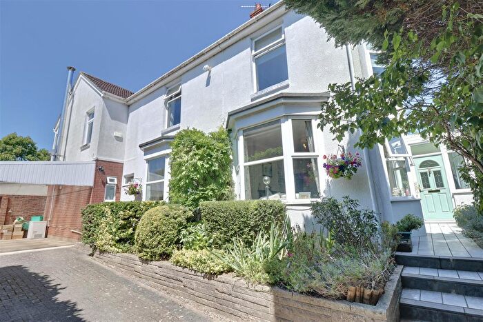 5 Bedroom Property For Sale In Drayton Lane, Portsmouth, PO6