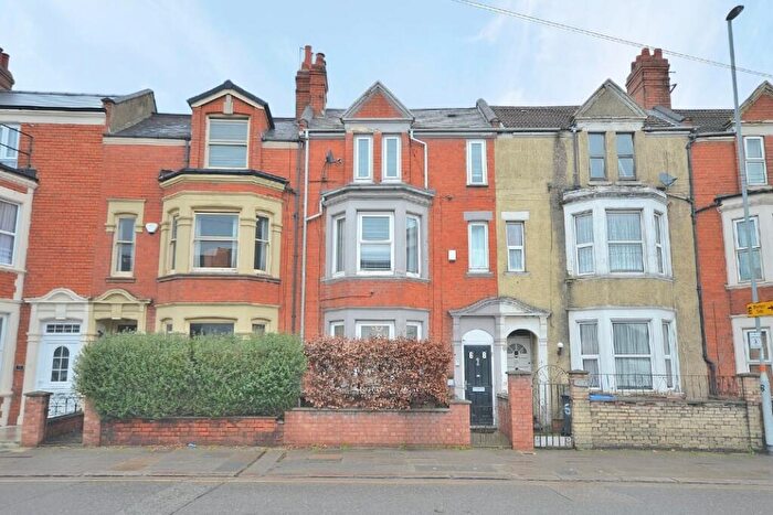 4 Bedroom Terraced House For Sale In Harlestone Road, Northampton, NN5