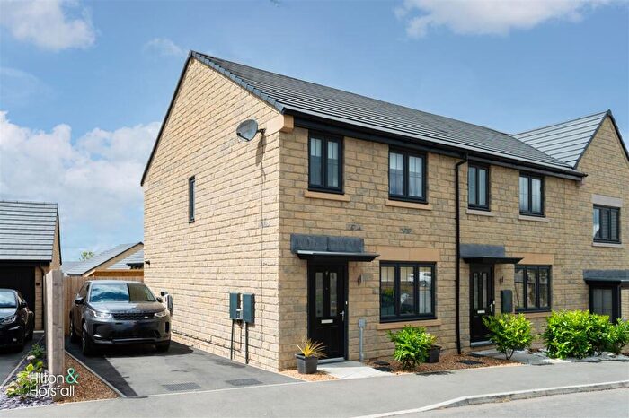 3 Bedroom Semi-Detached House For Sale In Founders Close, Cliviger, BB10