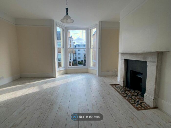 2 Bedroom Maisonette To Rent In York Road, Tunbridge Wells, TN1