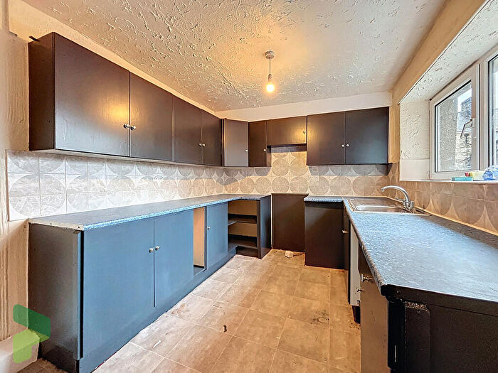 3 Bedroom Terraced House For Sale In Blackburn Road, Darwen, BB3