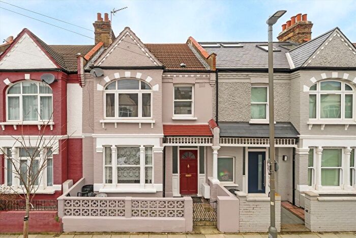 3 Bedroom Property For Sale In Undine Street, Tooting, SW17