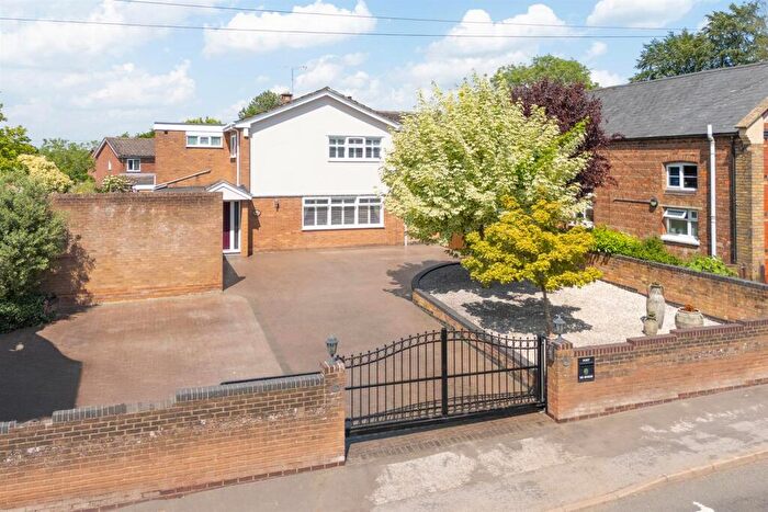 4 Bedroom Detached House For Sale In Lutterworth Road, Pailton, Rugby, CV23