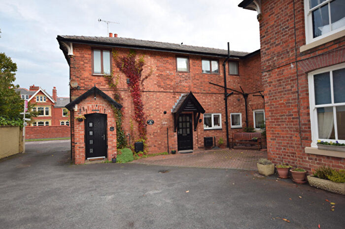 2 Bedroom Apartment To Rent In Clifton Drive, Lytham St. Annes, FY8