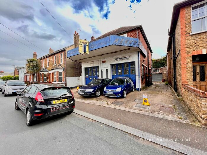 2 Bedroom Maisonette To Rent In Tudor Road, Hampton, TW12