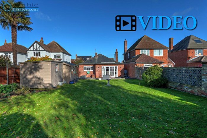 2 Bedroom Detached Bungalow For Sale In Stotfold Road, Arlesey, Beds, SG15