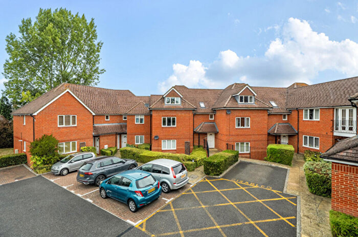 2 Bedroom Apartment For Sale In Roebuck Estate, Binfield, Bracknell, Berkshire, RG42