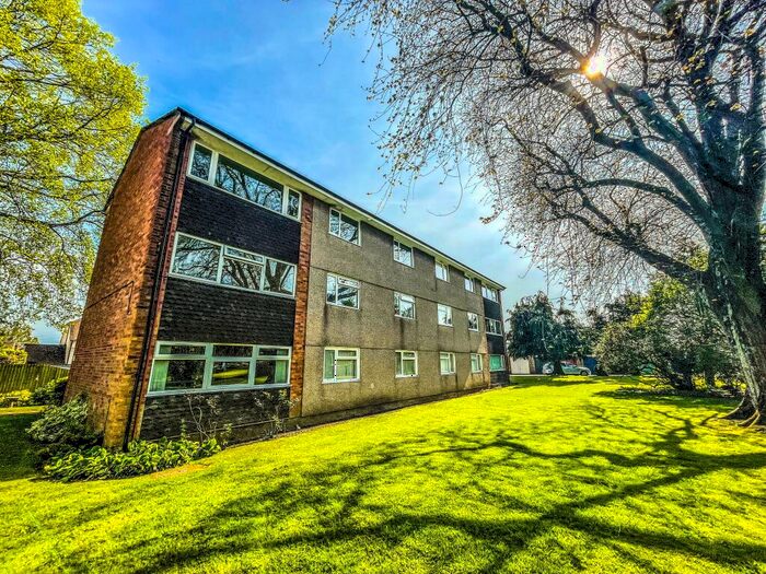 3 Bedroom Maisonette To Rent In Bishops Close, Whitchurch, Cardiff, CF14