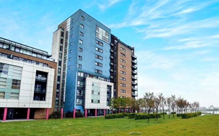 Apartment To Rent In Ferry Court, Cardiff, CF11