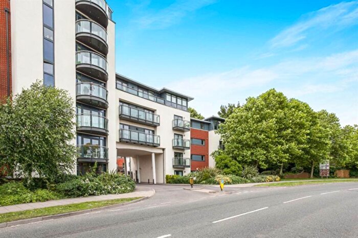 1 Bedroom Flat For Sale In Kingsgate, Horsham, RH12