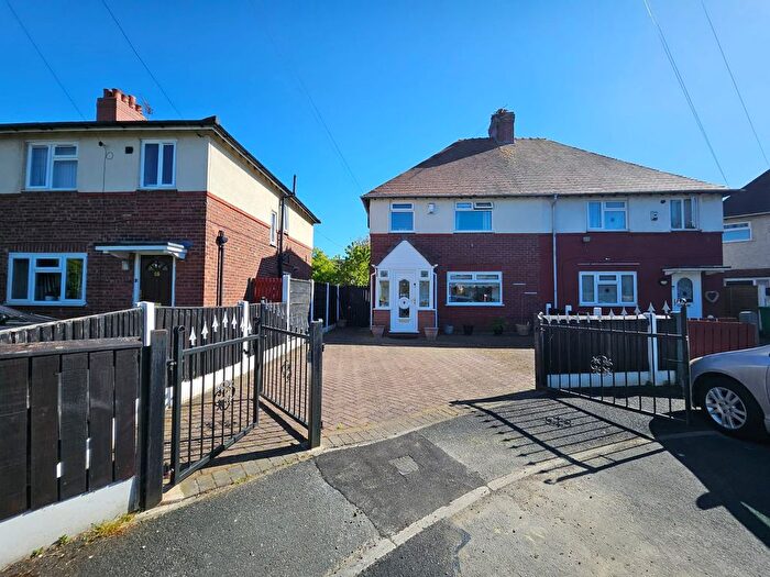 3 Bedroom Semi-Detached House For Sale In Bowdon Avenue, Manchester, M14