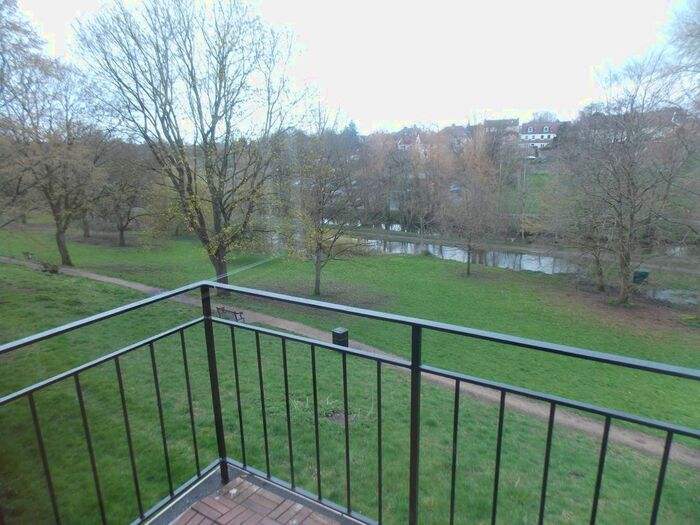 2 Bedroom Flat To Rent In Temple Street, Keynsham, Bristol, BS31