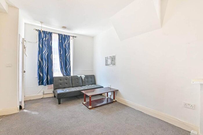 4 Bedroom Flat To Rent In .Ecclestone Place, Wembley Park, Wembley, HA9