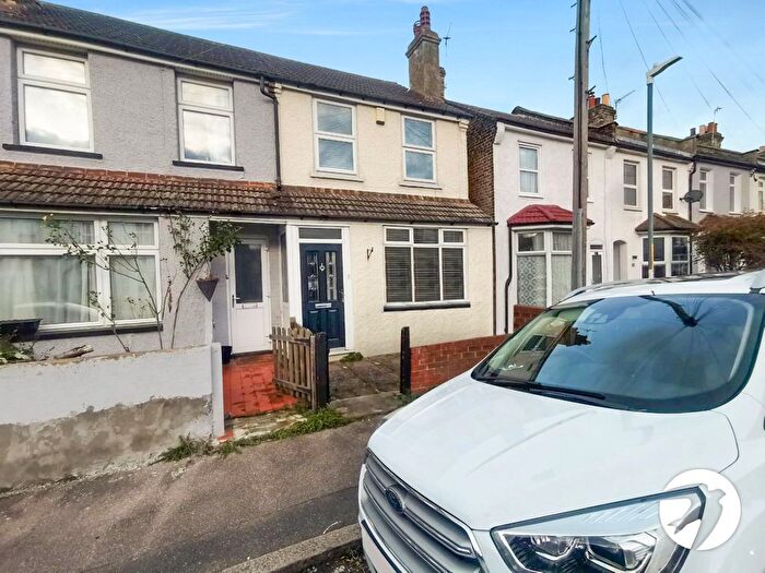 2 Bedroom Detached House To Rent In Somerset Road, Dartford, Kent, DA1