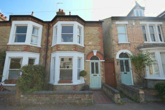 2 Bedroom Property To Rent In Hartington Grove, Cambridge, CB1