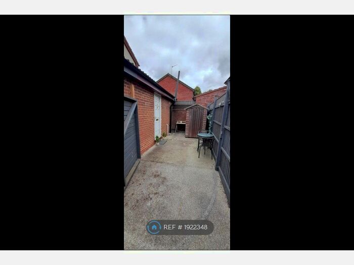 Studio To Rent In Banks Road, Hertfordshire, WD6