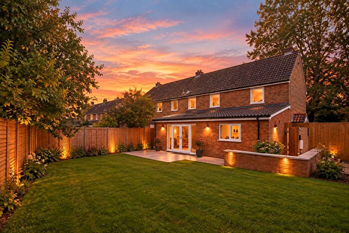 3 Bedroom Semi Detached House For Sale In School Road, Monkton Heathfield, Taunton, TA2
