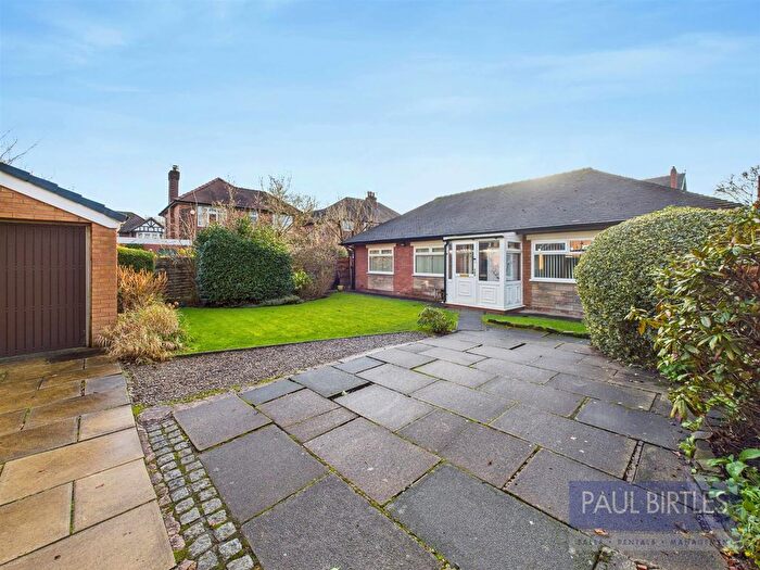 3 Bedroom Detached Bungalow For Sale In Sylvan Avenue, Urmston, Trafford, M41