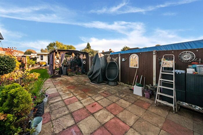 2 Bedroom End Of Terrace House For Sale In Bedwell Gardens, Hayes, UB3